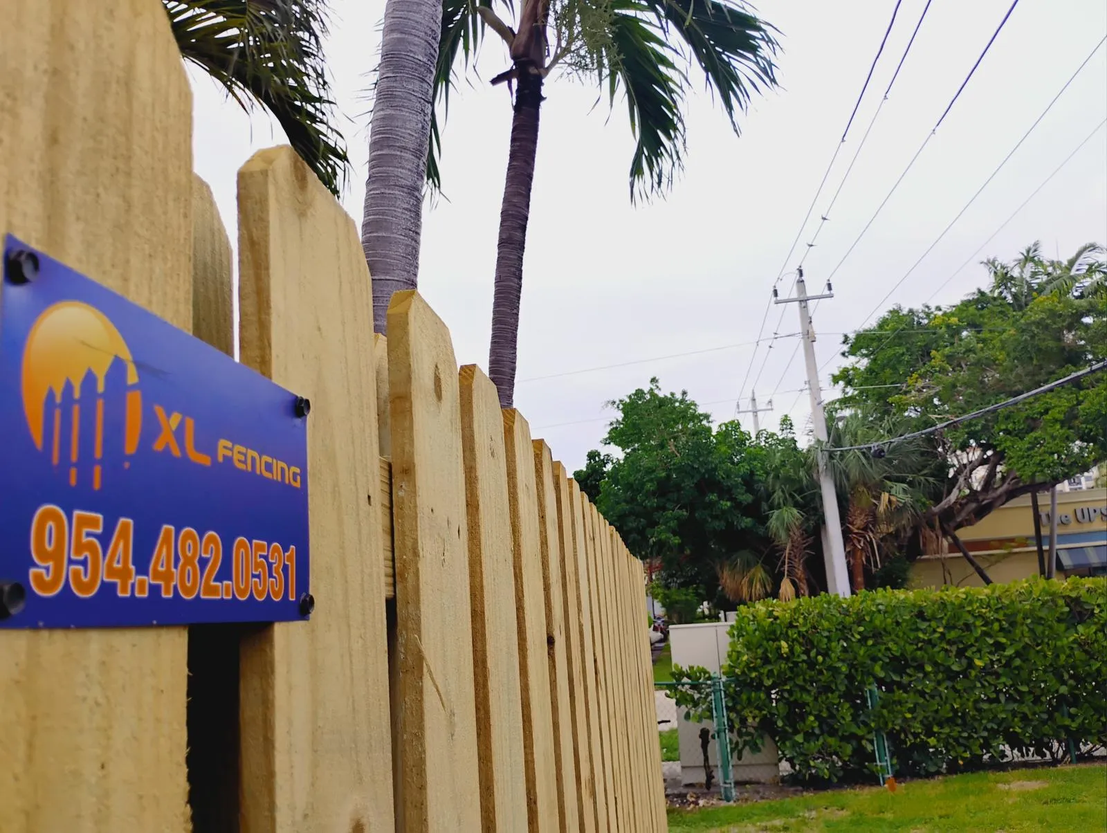 AVERAGE FENCE HEIGHT IN FLORIDA: WHAT YOU NEED TO KNOW FOR PRIVACY AND COMPLIANCE — XL Fencing