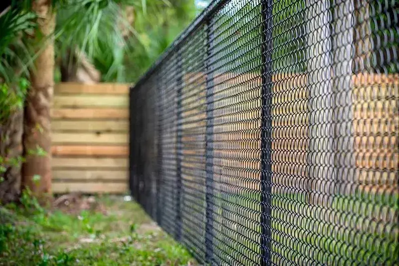 Chain link fence installation in Palm Beach County