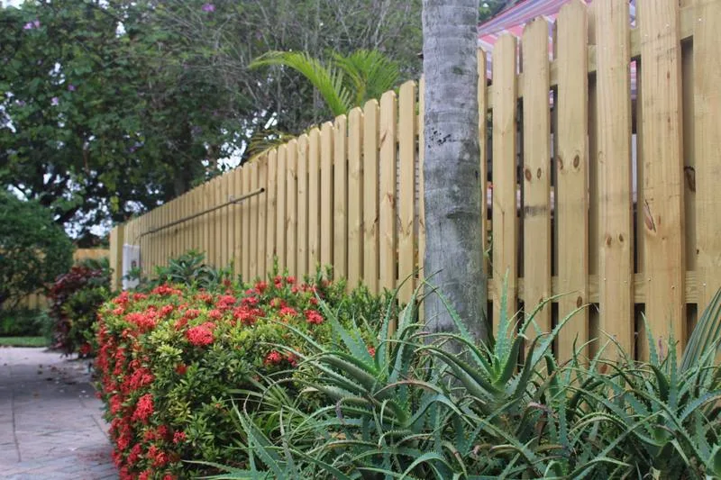 Wood privacy fence - Palm Beach County