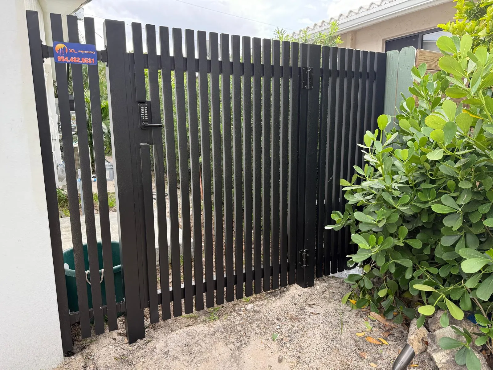 Single swing gate installation - South Florida